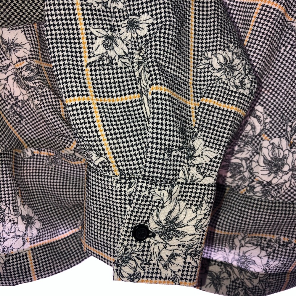 Button down Top - Picture 3 of 4